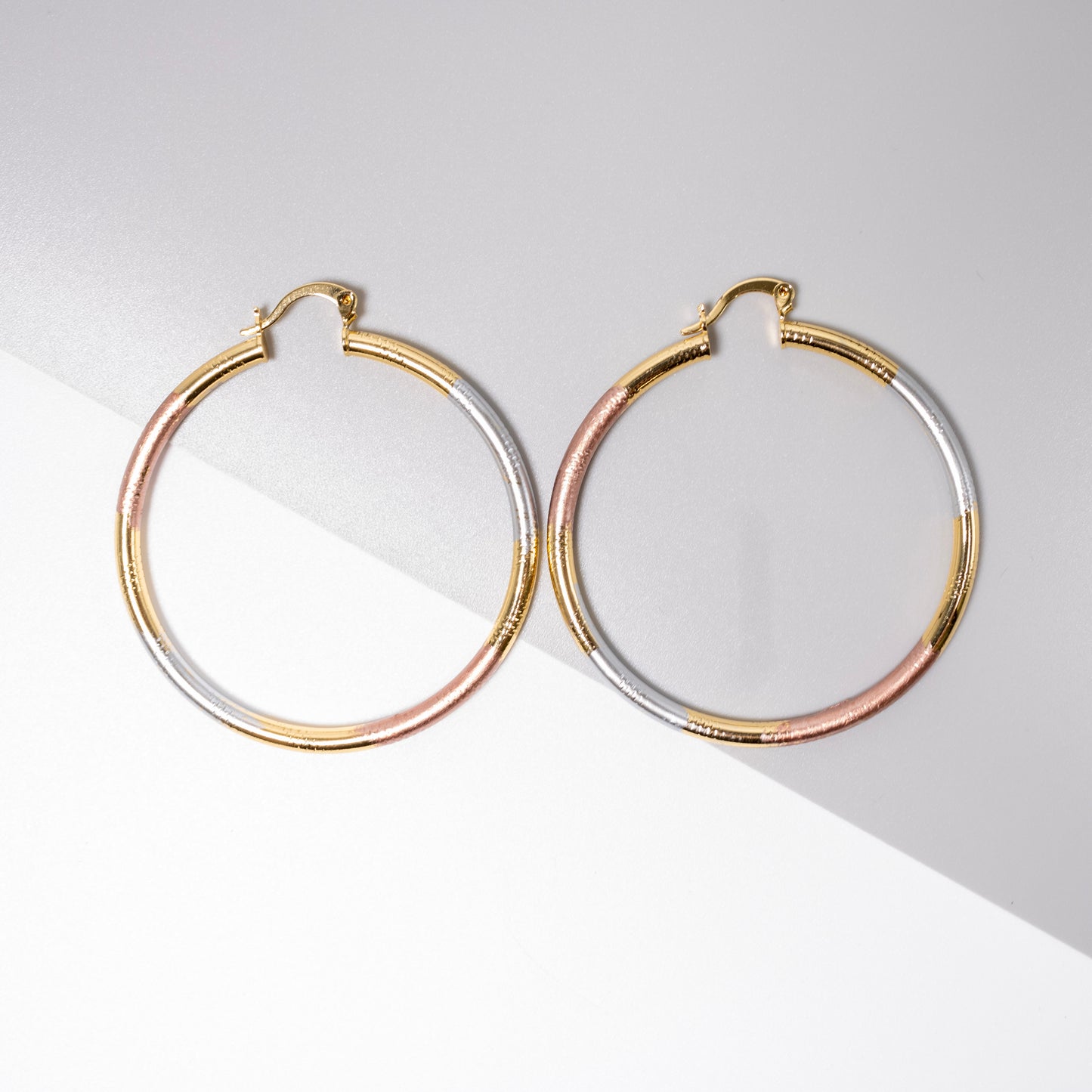 MULTICOLOR HOOP EARRING